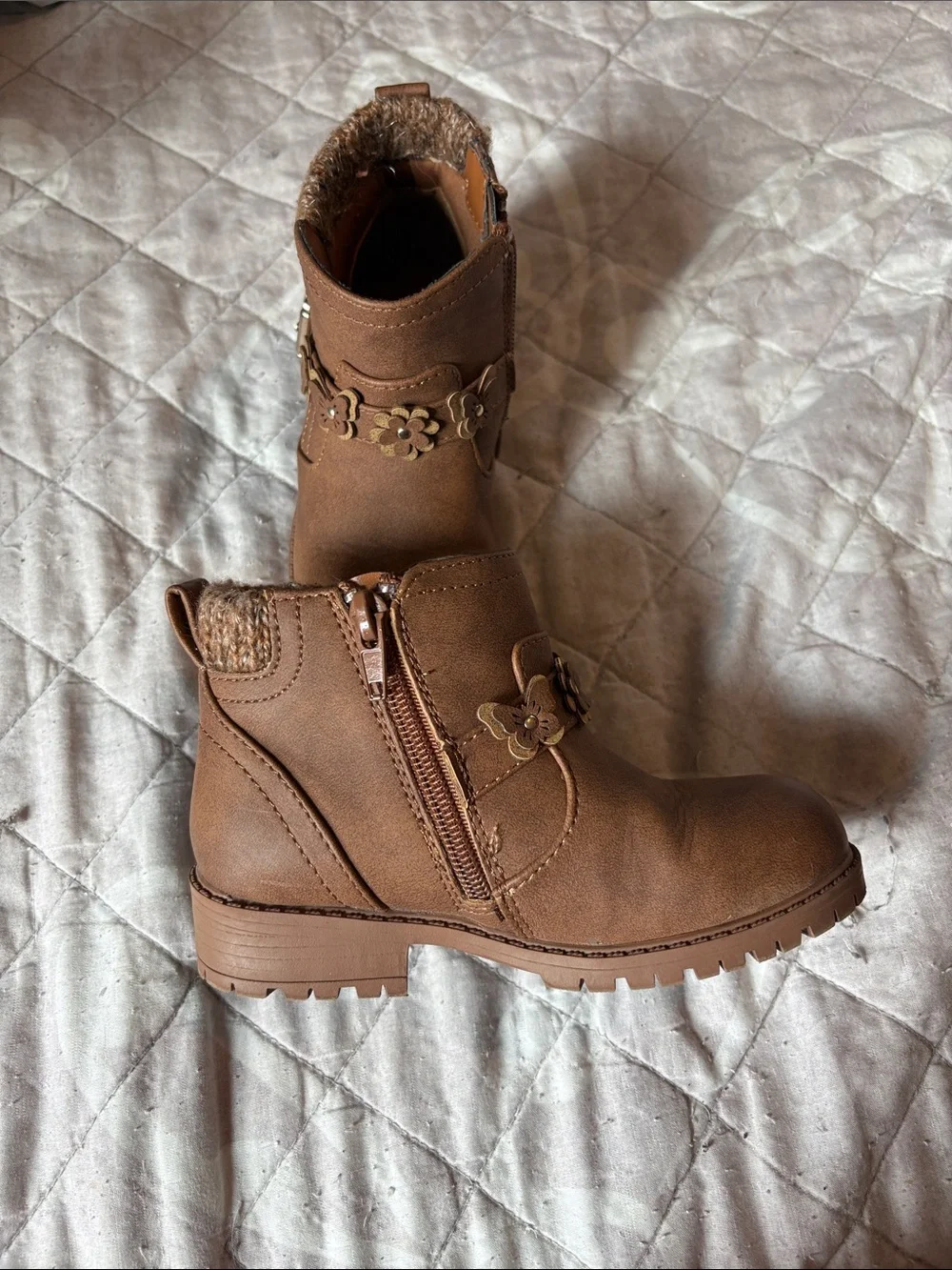 Girls Brown Faux-Leather Flower Accent Booties Size 10